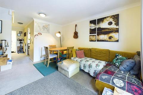 undefined, Shaw Drive, Walton-On-Thames