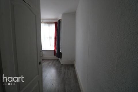 undefined, Walton Road, HODDESDON