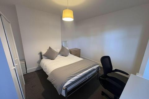 4 bedroom semi-detached house to rent, Nottingham NG7