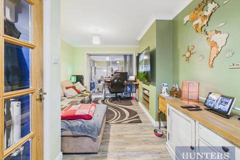 3 bedroom semi-detached house for sale, Woodland Place, Scarborough