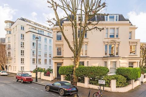 3 bedroom flat to rent, Warrington Gardens, Maida Vale W9