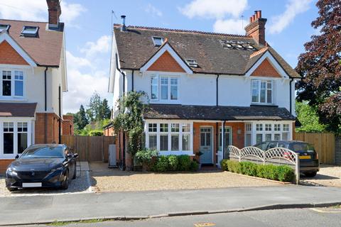 undefined, Mead Road, Cranleigh, GU6
