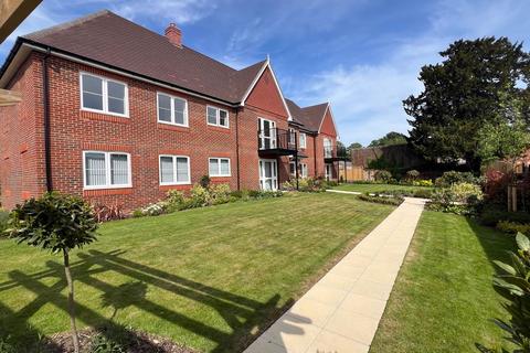 undefined, Victoria Road, Manns Lodge, GU6