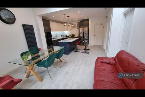 undefined, Eton Avenue, New Malden, KT3