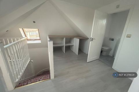 undefined, Eton Avenue, New Malden, KT3