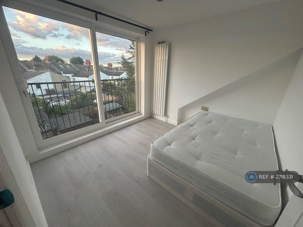 Top Floor Extra Large Room With Views