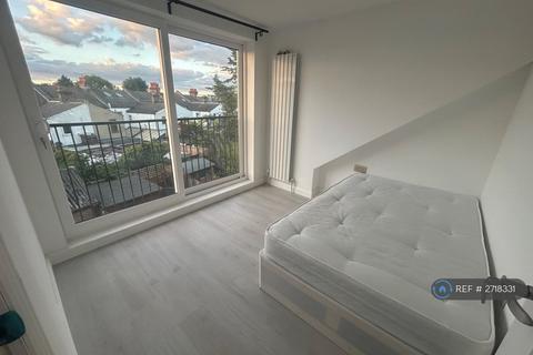 undefined, Eton Avenue, New Malden, KT3