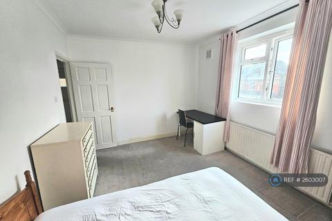 2 bedroom flat to rent, Lordship Lane, London, SE22