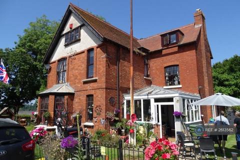 7 bedroom detached house to rent, Dock Road, Sharpness, Berkeley, GL13