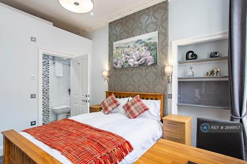 undefined, Clerk Street, Edinburgh, EH8