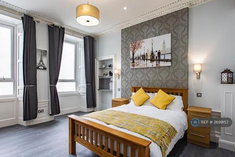 undefined, Clerk Street, Edinburgh, EH8