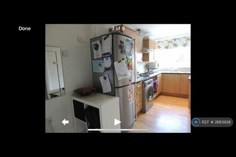 3 bedroom semi-detached house to rent, Briarwood Avenue, Droylsden, Manchester, M43