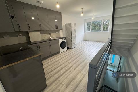undefined, Travellers Way, Hounslow, TW4