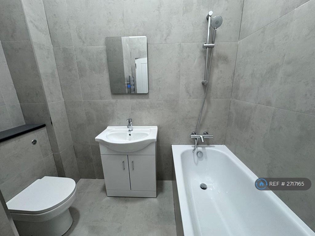 Main Bathroom 1 3rd Floor