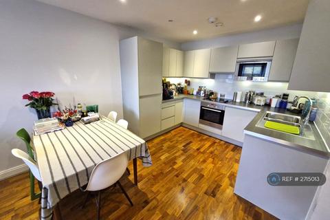 2 bedroom flat to rent, Holman Road, London, SW11