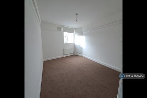 1 bedroom flat to rent, Grand Parade, East Sheen, SW14