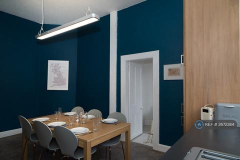 3 bedroom flat to rent, Haymarket Terrace, Edinburgh, EH12