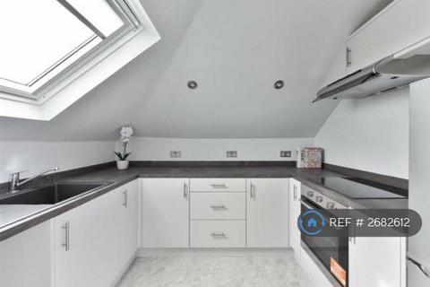 1 bedroom flat to rent, Invermene House, Epsom, KT17