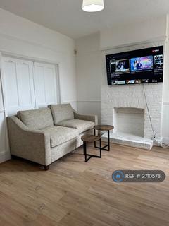 4 bedroom end of terrace house to rent, College Gardens, London, N18