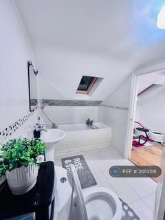 2 bedroom semi-detached house to rent, Station Road, Amersham, HP7