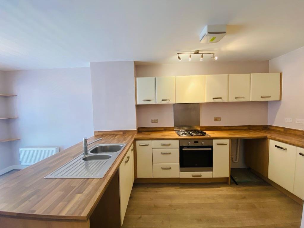 Kitchen 1.jpg