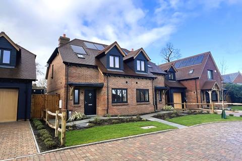 2 bedroom semi-detached house for sale, Plot 4 Fayre Fields, off Willetts Way, Loxwood, RH14 0WW