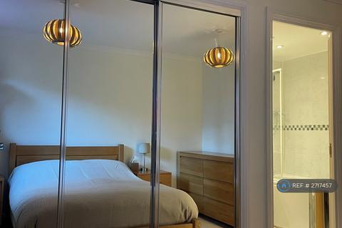 2 bedroom flat to rent, Providence Square, London, SE1