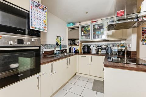 2 bedroom flat for sale, Napier Road, Reading RG1