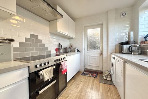 3 bedroom semi-detached house for sale, Needwood Road, Woodley