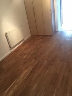 Studio to rent, Medway Gardens, Wembley HA0
