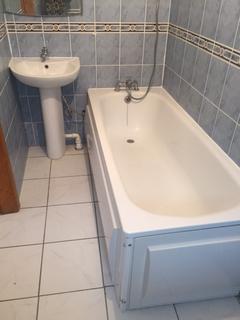 Studio to rent, Medway Gardens, Wembley HA0