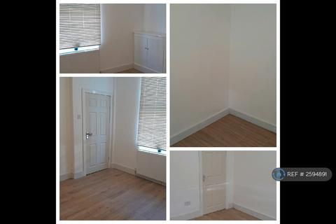 3 bedroom terraced house to rent, Ben Street, Manchester, M11