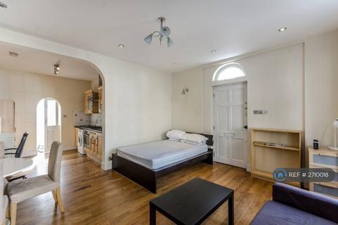 Studio to rent, Danbury Street, London, N1