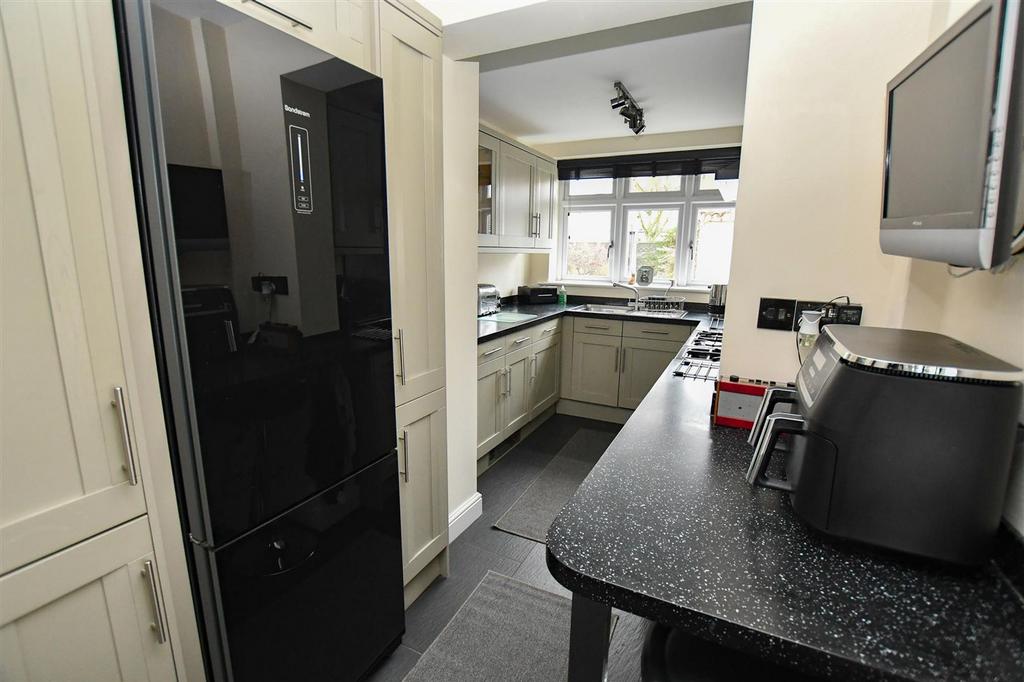 Kitchen .jpg