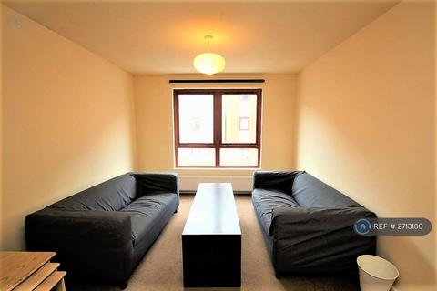 3 bedroom flat to rent, Sienna Garden, Edinburgh, EH9