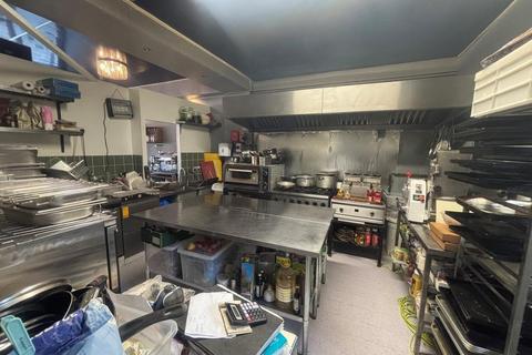 Retail property (high street) to rent, Ham St Richmond TW10