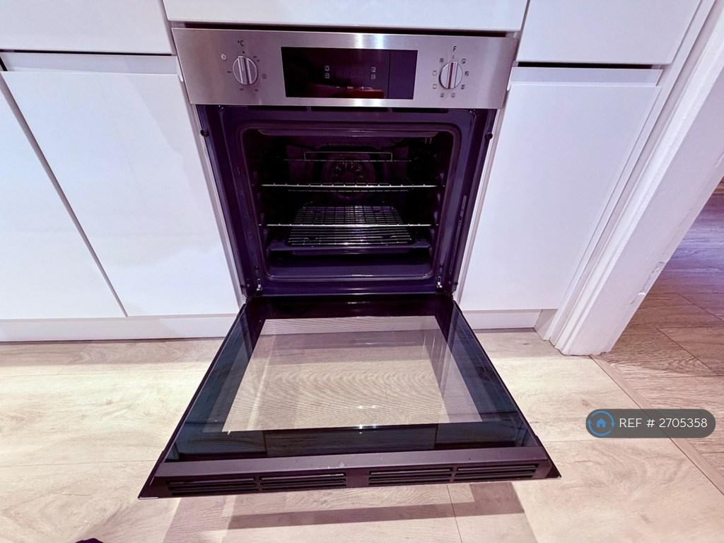 Oven