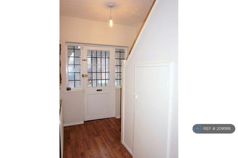 3 bedroom semi-detached house to rent, Earlswood Road, Leicester, LE5