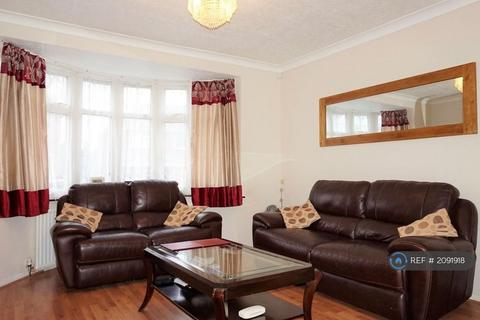 3 bedroom semi-detached house to rent, Earlswood Road, Leicester, LE5