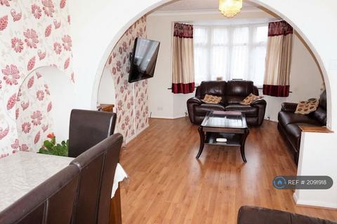 3 bedroom semi-detached house to rent, Earlswood Road, Leicester, LE5