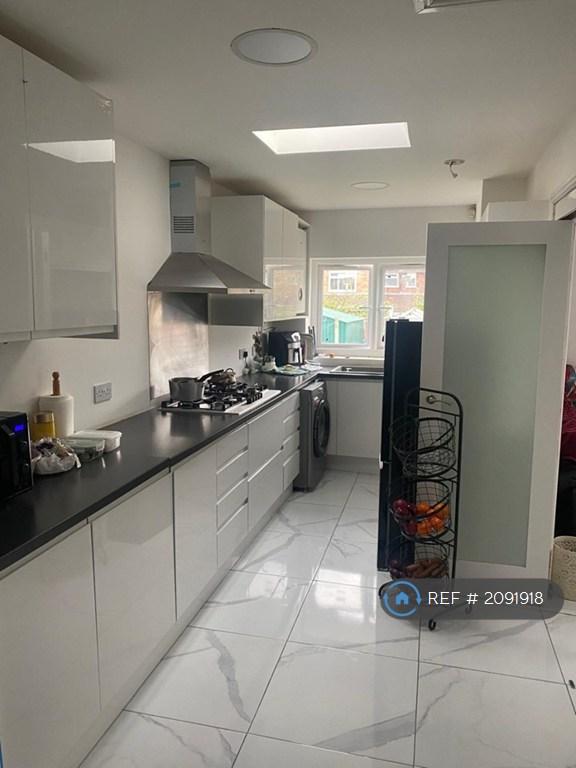 Kitchen (Extended)