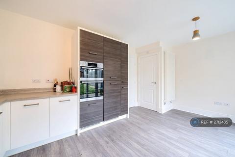 3 bedroom semi-detached house to rent, Hildefirth Close, Ebbsfleet Valley, Swanscombe, DA10