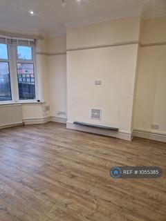 1 bedroom in a house share to rent, Green Drive, Manchester, M19