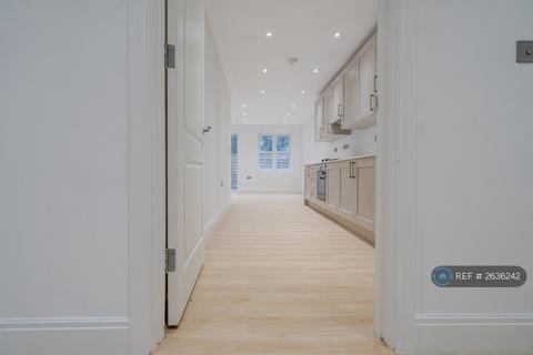 3 bedroom flat to rent, West Hill, South Croydon, CR2