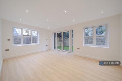 3 bedroom flat to rent, West Hill, South Croydon, CR2
