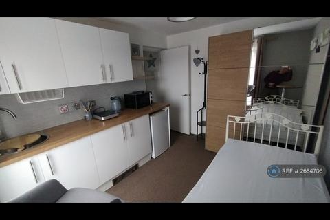 1 bedroom in a flat share to rent, Northampton, Northampton, NN3