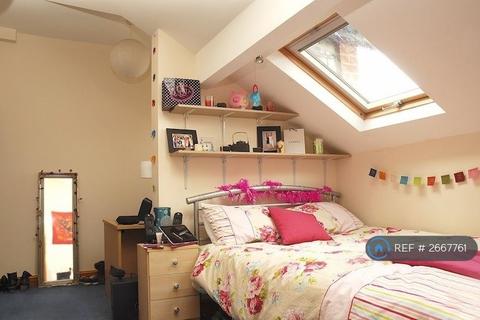 5 bedroom end of terrace house to rent, Hathersage Road, Manchester, M13