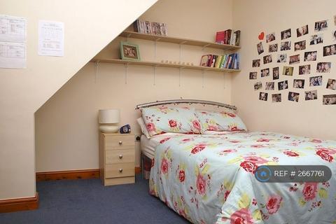 5 bedroom end of terrace house to rent, Hathersage Road, Manchester, M13