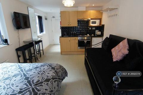 Studio to rent, Vandyke House, Liverpool, L8