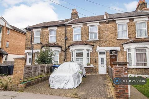 1 bedroom in a house share to rent, Dagnall Park, London, SE25
